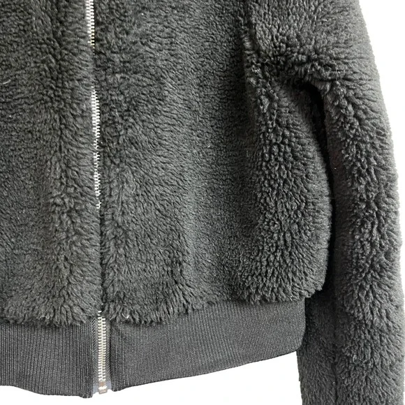 GOOD AMERICAN The Sherpa Goodness Bomber Jacket Cropped Women Sherpa Size 2 - Picture 2 of 3